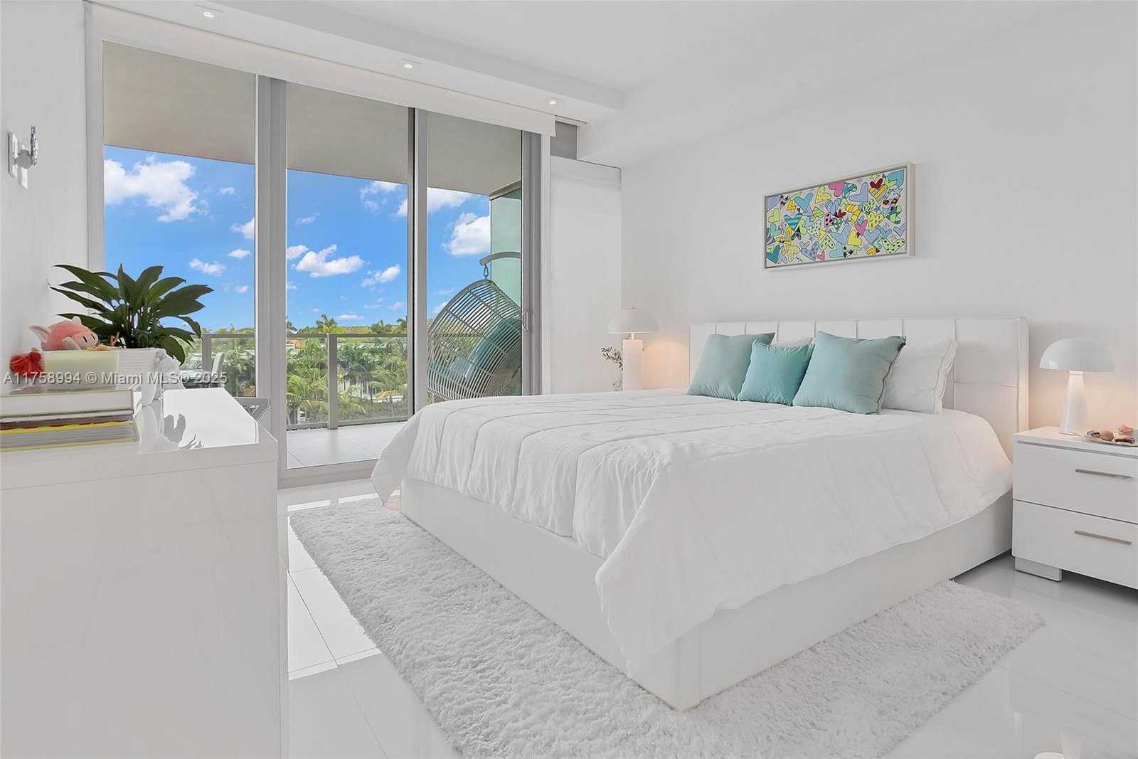 Small Image of 350 OCEAN DR #405N, Key Biscayne Number 23