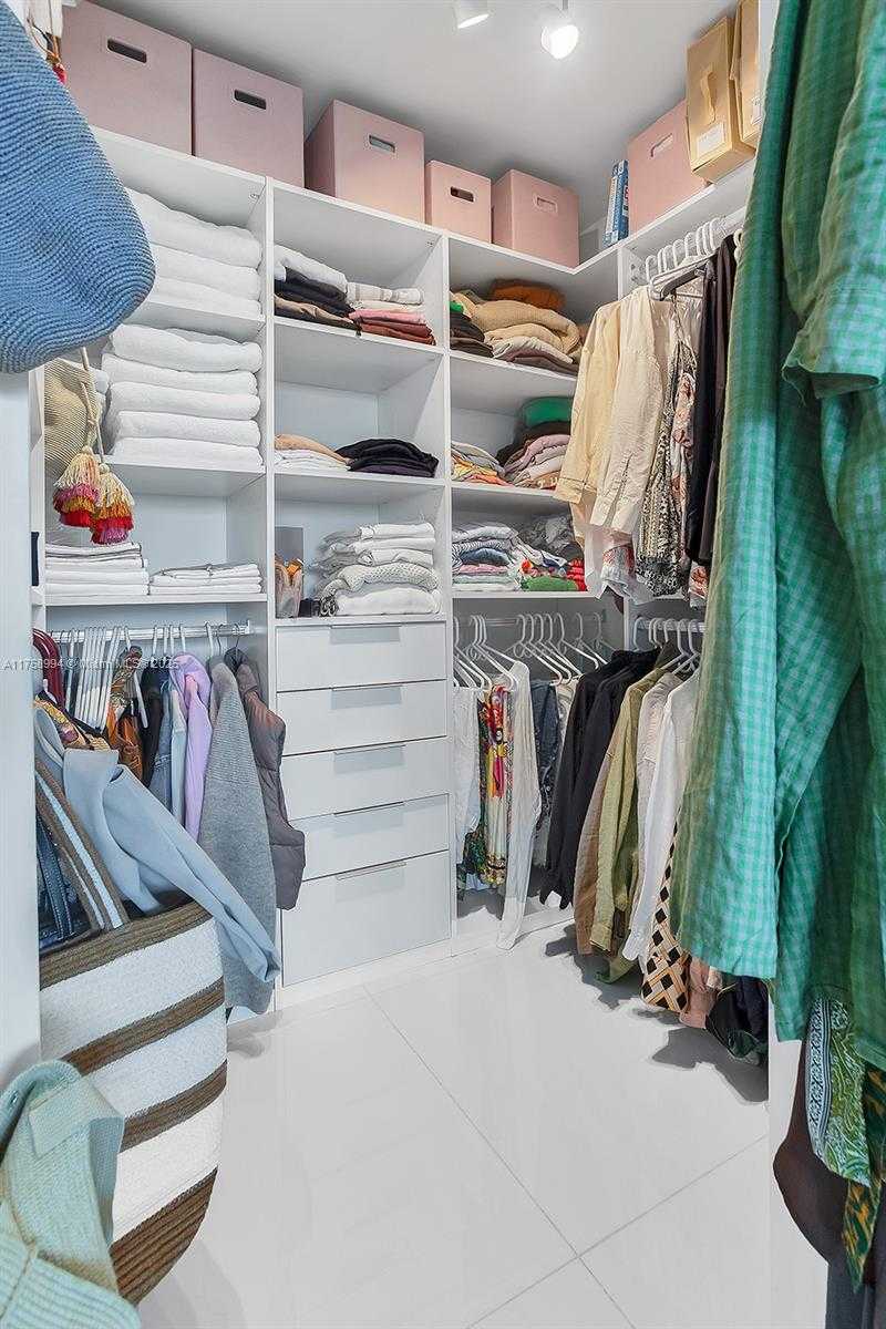 Small Image of 350 OCEAN DR #405N, Key Biscayne Number 25
