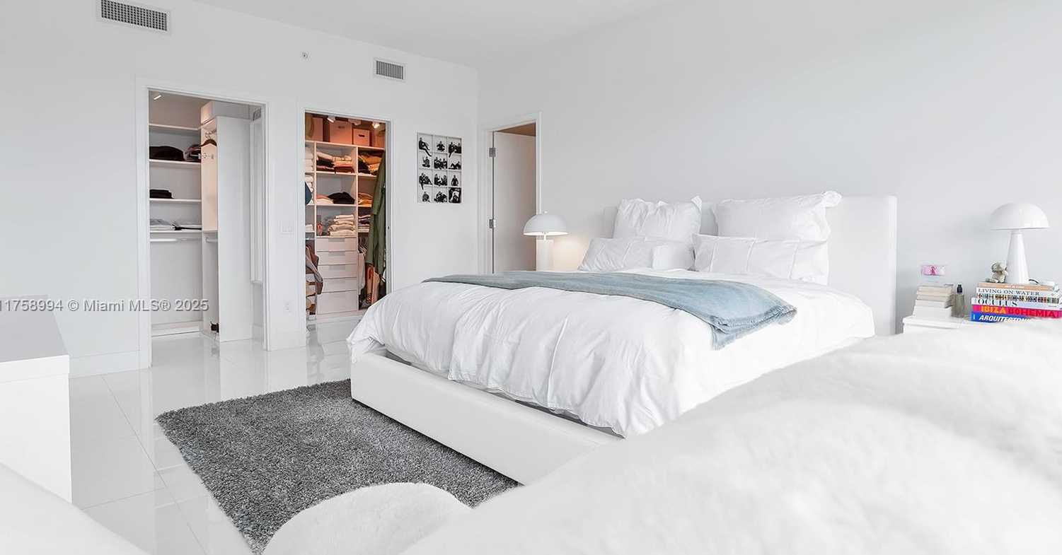 Small Image of 350 OCEAN DR #405N, Key Biscayne Number 29