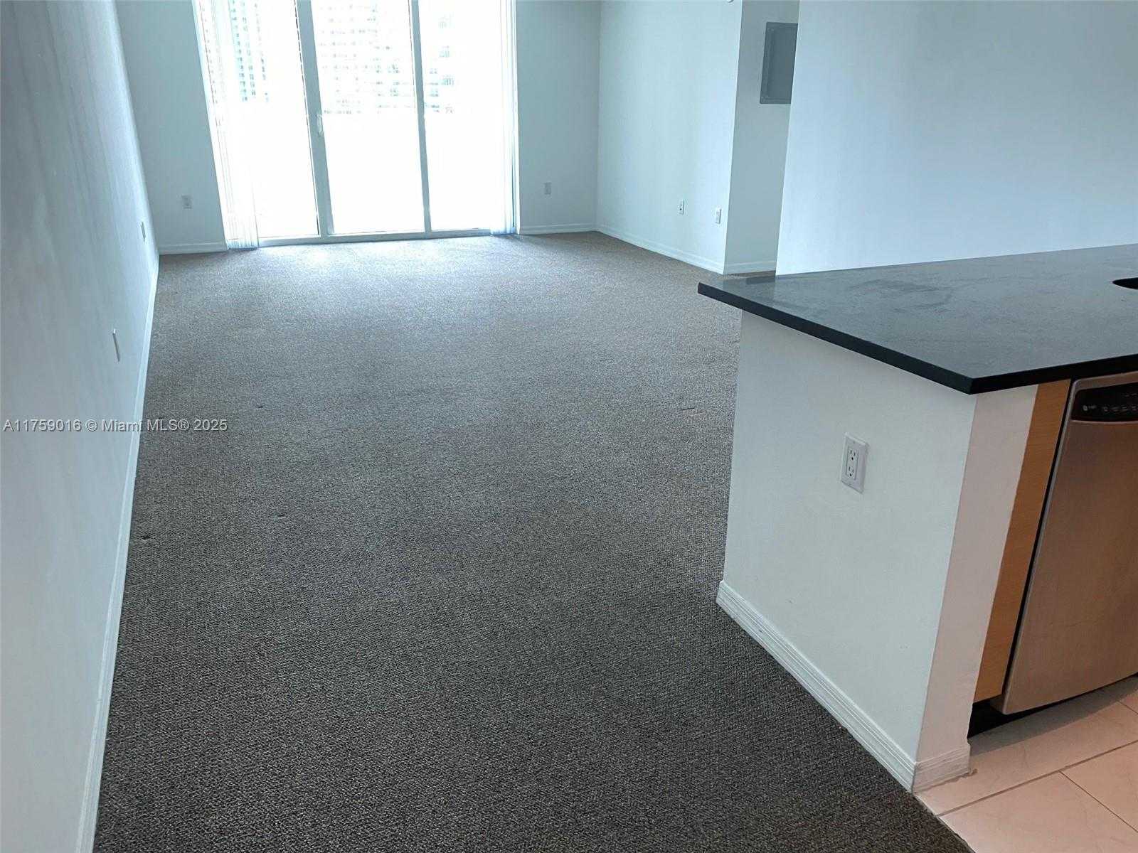 Small Image of 950 BRICKELL BAY DR #1600, Miami Number 3