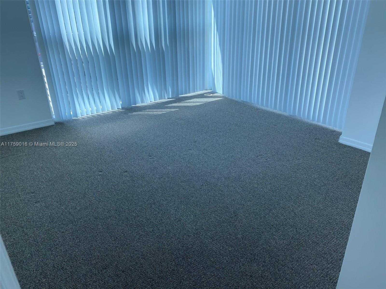 Small Image of 950 BRICKELL BAY DR #1600, Miami Number 7