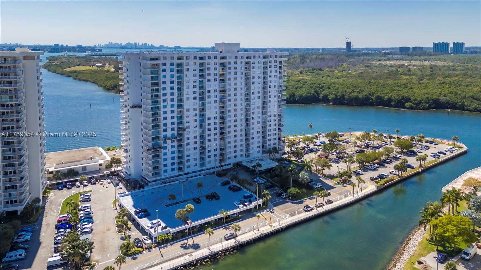 Small Image of 500 BAYVIEW DR #231, Sunny Isles Beach Number 52