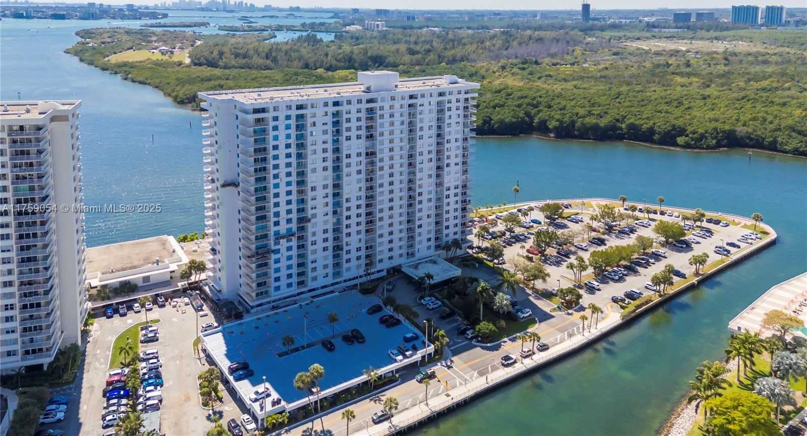Small Image of 500 BAYVIEW DR #231, Sunny Isles Beach Number 54