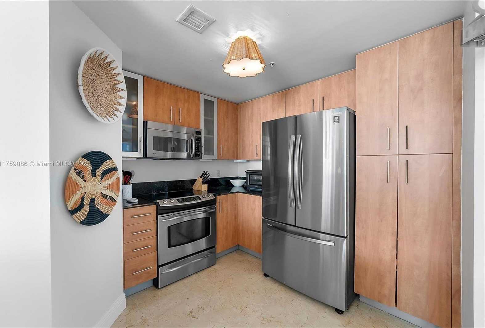 Small Image of 7900 HARBOR ISLAND DR #818, North Bay Village Number 13