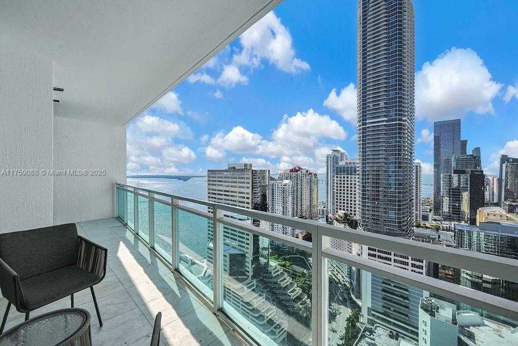 Small Image of 950 BRICKELL BAY DR #3605, Miami Number 14