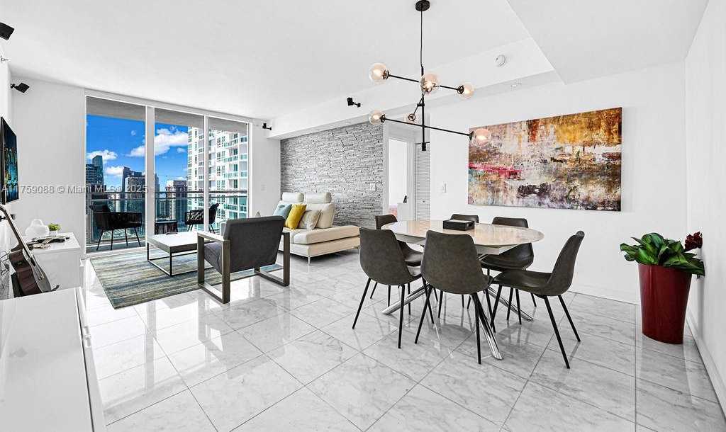 Small Image of 950 BRICKELL BAY DR #3605, Miami Number 17