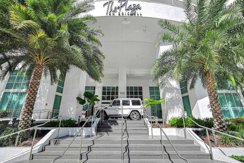 Small Image of 950 BRICKELL BAY DR #3605, Miami Number 2