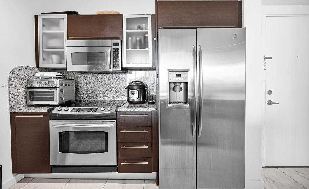 Small Image of 950 BRICKELL BAY DR #3605, Miami Number 20