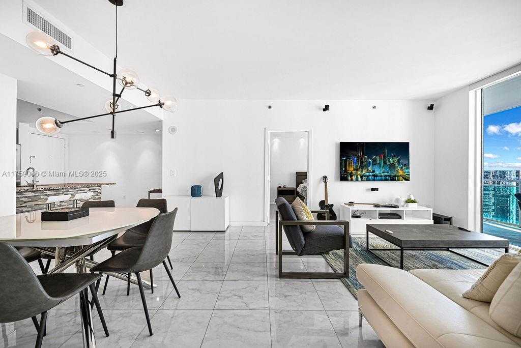 Small Image of 950 BRICKELL BAY DR #3605, Miami Number 28