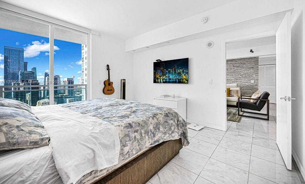 Small Image of 950 BRICKELL BAY DR #3605, Miami Number 31