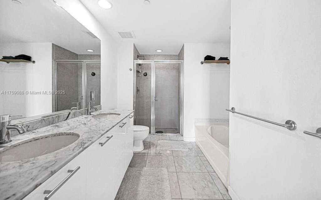 Small Image of 950 BRICKELL BAY DR #3605, Miami Number 33