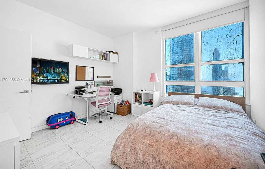 Small Image of 950 BRICKELL BAY DR #3605, Miami Number 34