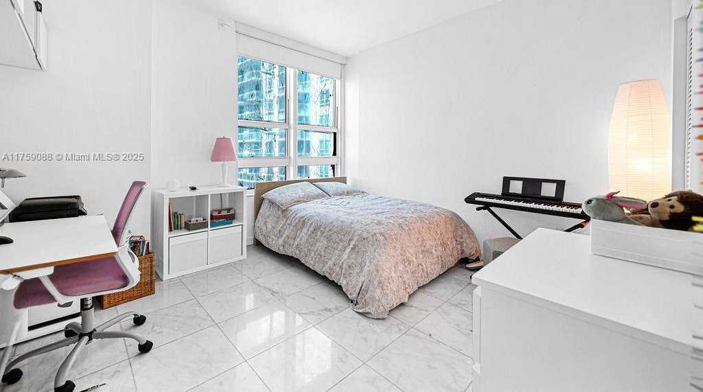 Small Image of 950 BRICKELL BAY DR #3605, Miami Number 35