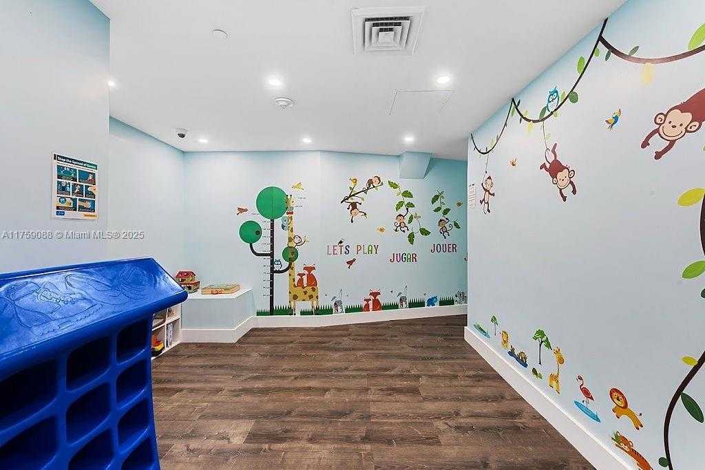 Small Image of 950 BRICKELL BAY DR #3605, Miami Number 39