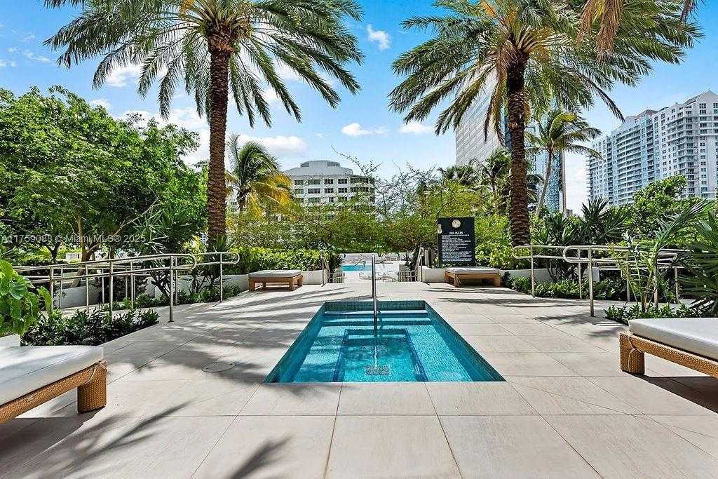 Small Image of 950 BRICKELL BAY DR #3605, Miami Number 43
