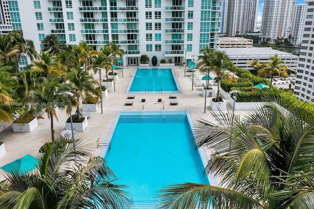Small Image of 950 BRICKELL BAY DR #3605, Miami Number 45