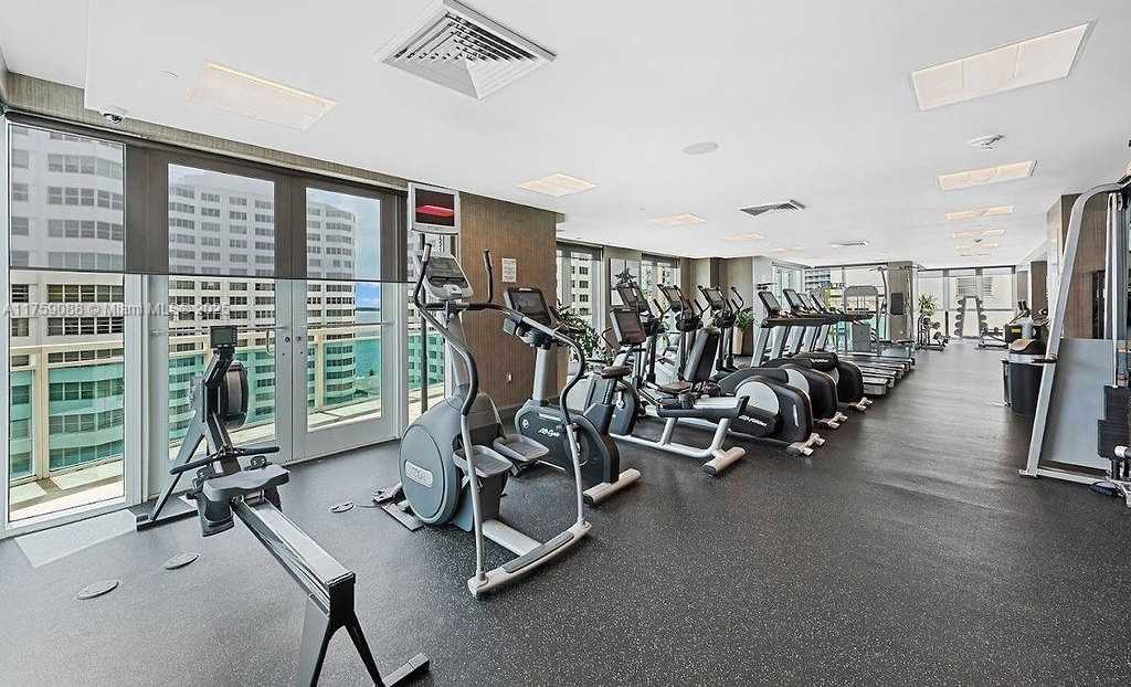 Small Image of 950 BRICKELL BAY DR #3605, Miami Number 48