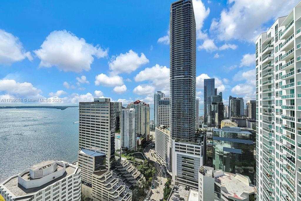 Small Image of 950 BRICKELL BAY DR #3605, Miami Number 5