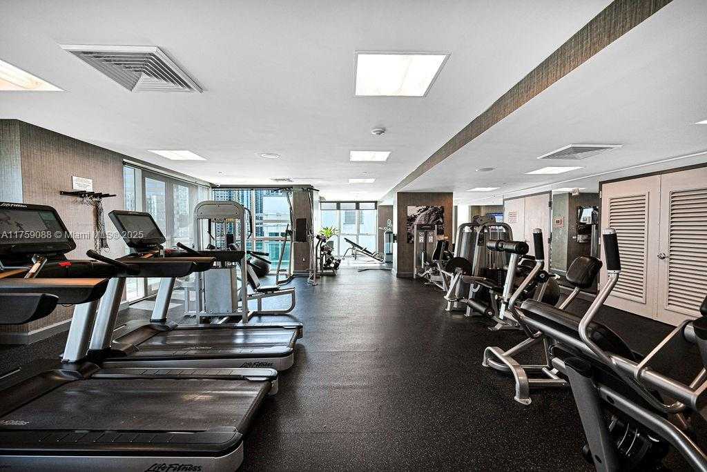 Small Image of 950 BRICKELL BAY DR #3605, Miami Number 50