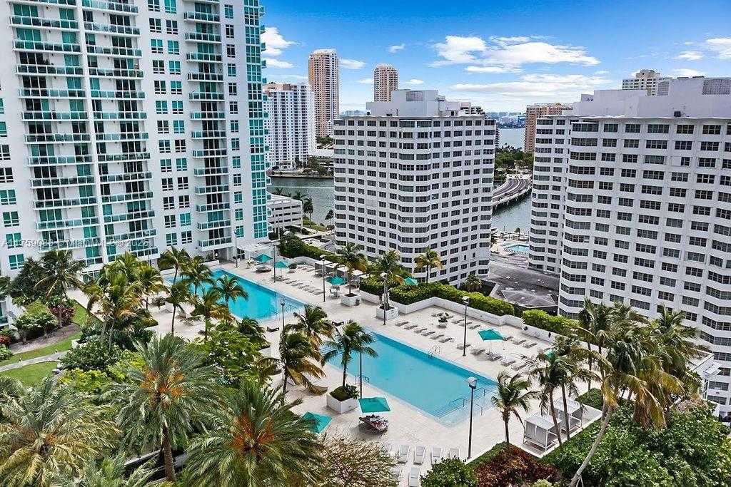 Small Image of 950 BRICKELL BAY DR #3605, Miami Number 6