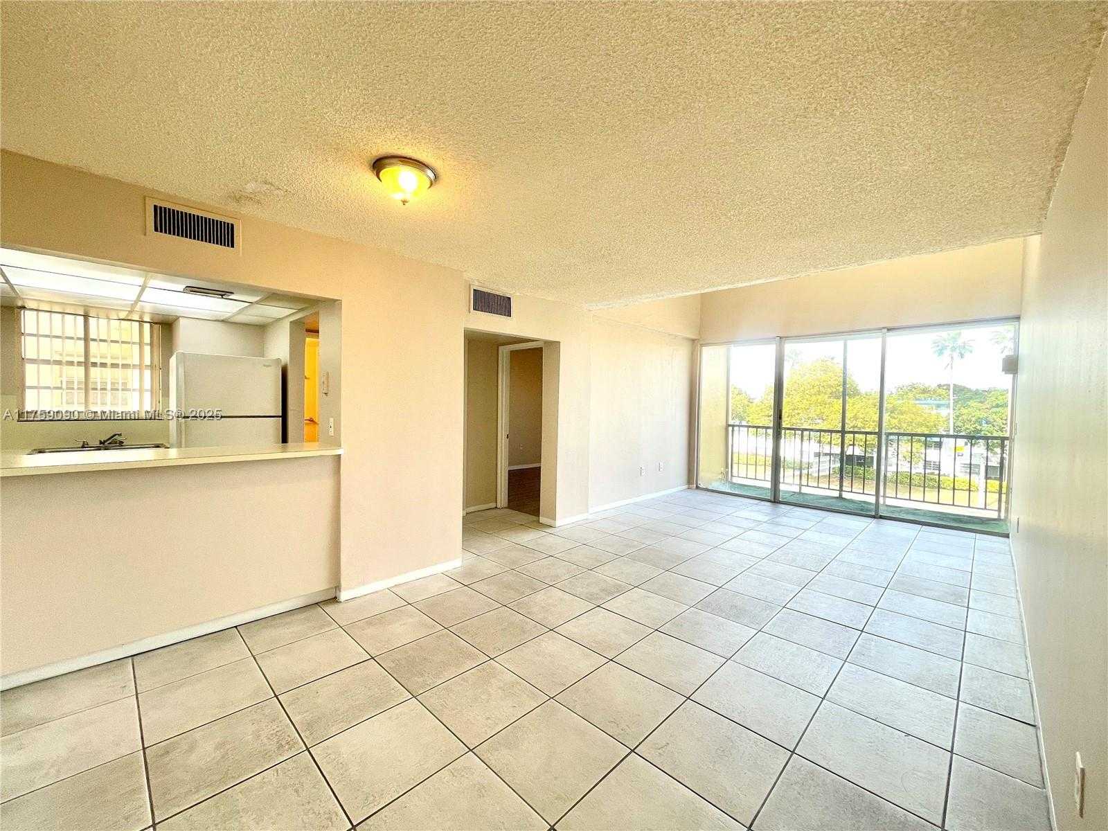 Small Image of 8850 FONTAINEBLEAU BLVD #404, Miami Number 6