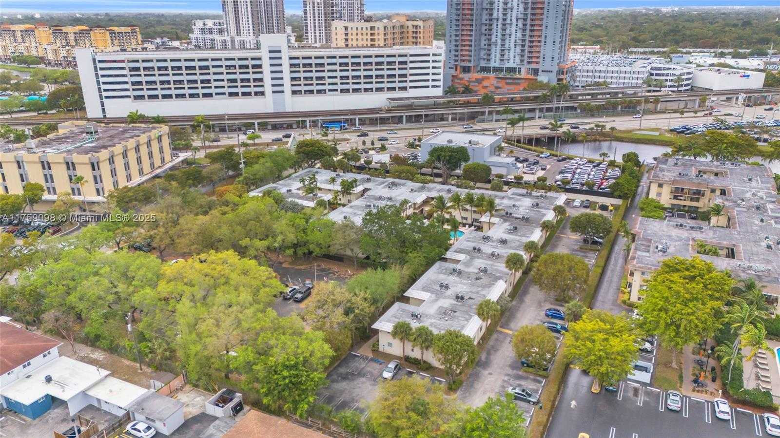 Small Image of 8617 SOUTH WEST 68TH CT #23, Pinecrest Number 21