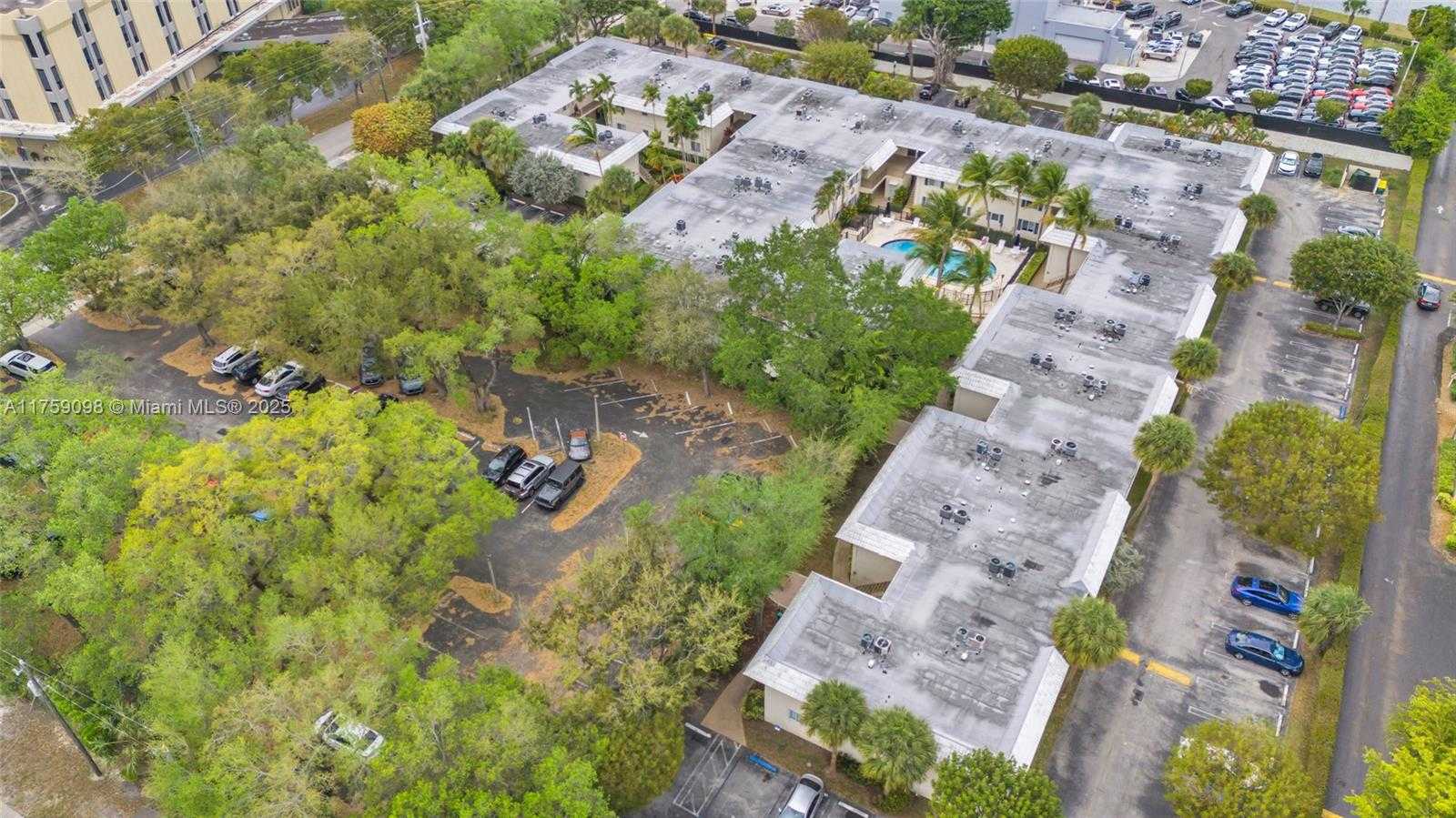 Small Image of 8617 SOUTH WEST 68TH CT #23, Pinecrest Number 22