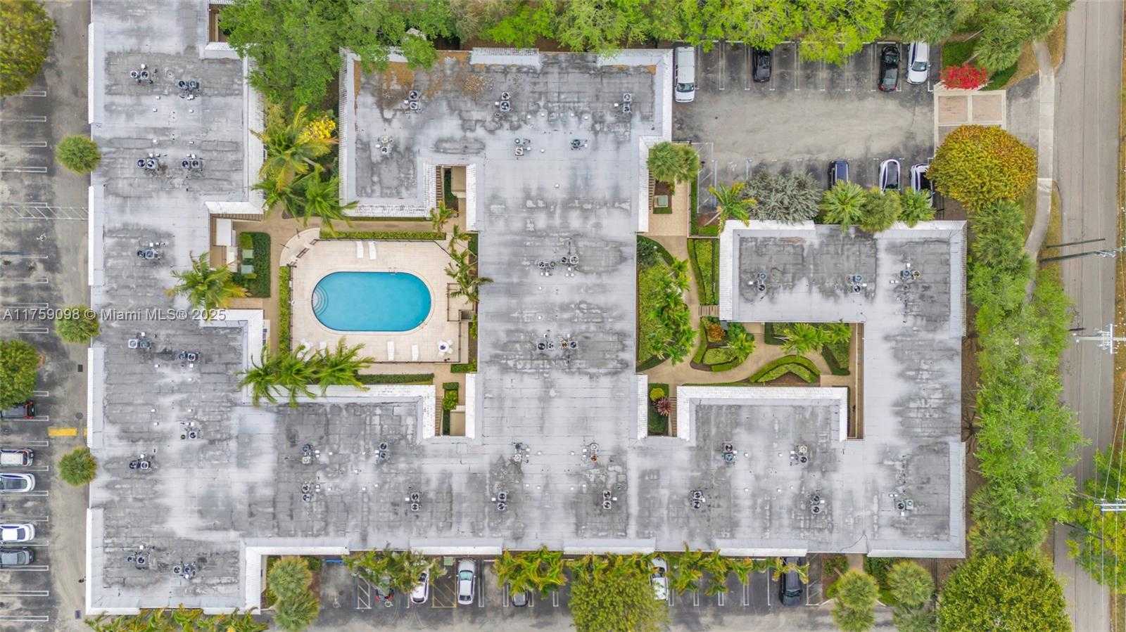Small Image of 8617 SOUTH WEST 68TH CT #23, Pinecrest Number 23