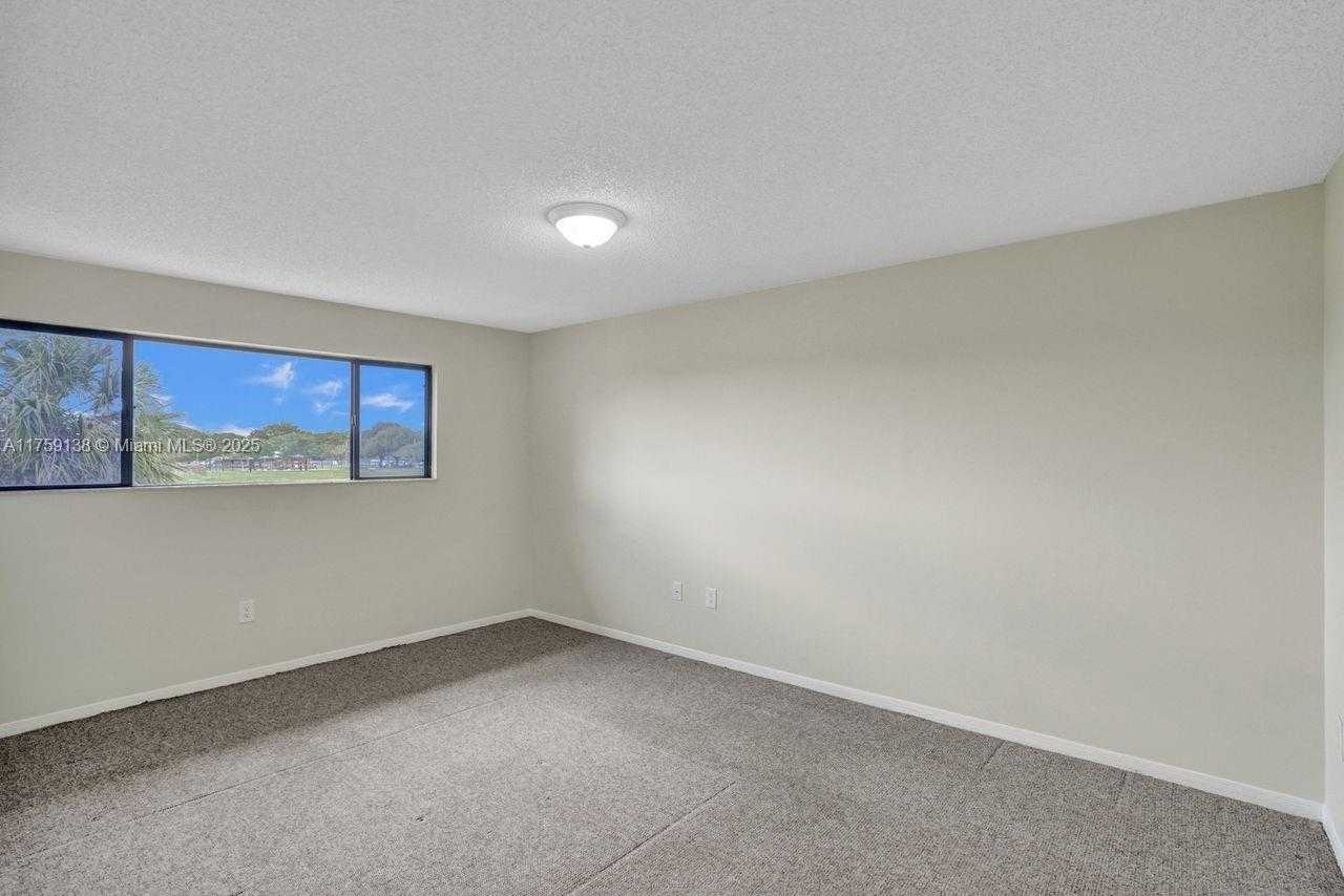 Small Image of 9731 HAMMOCKS BLVD #203B, Miami Number 8