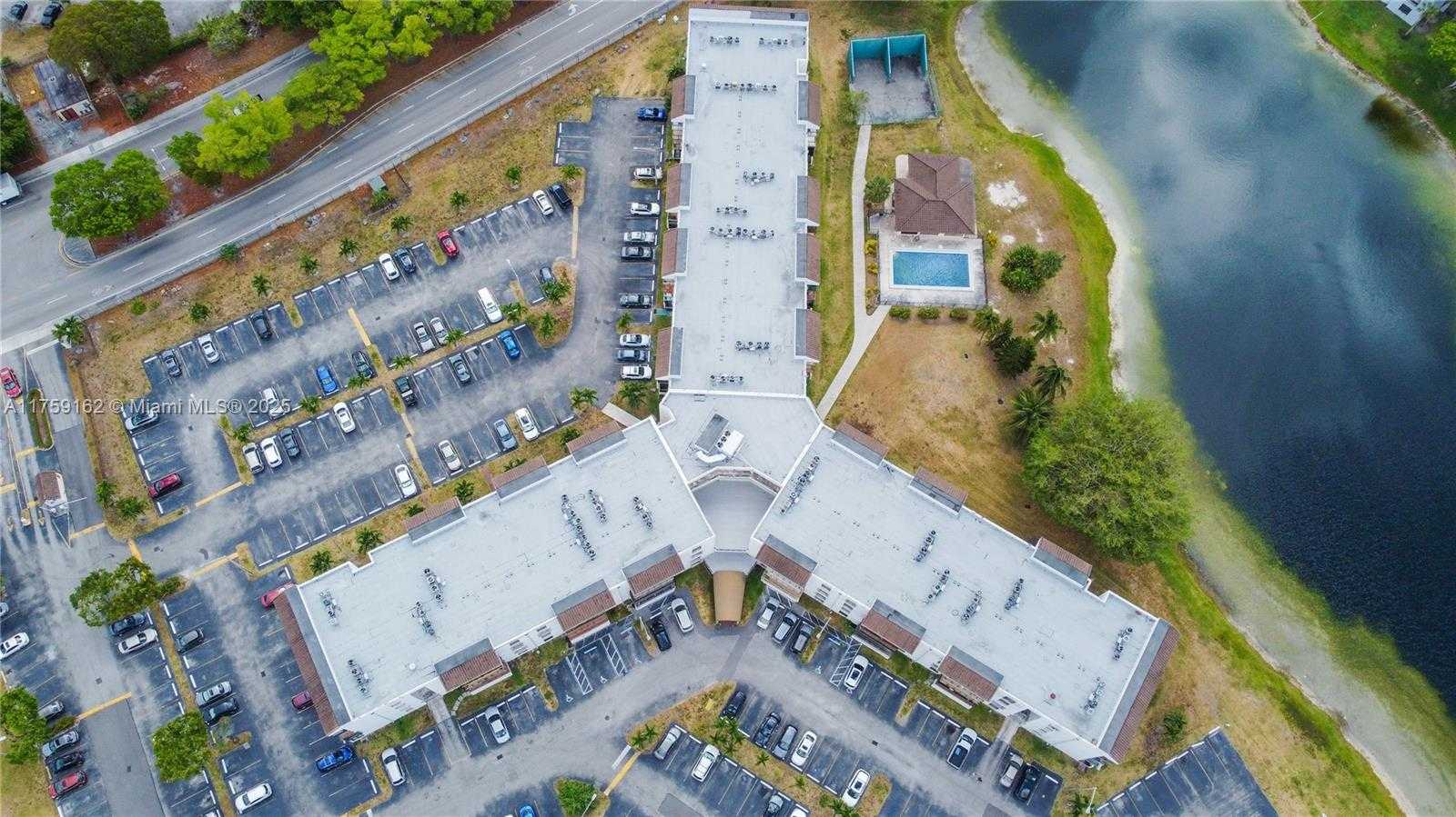 Small Image of 1300 SOUTH WEST 122ND AVE #310-2, Miami Number 23