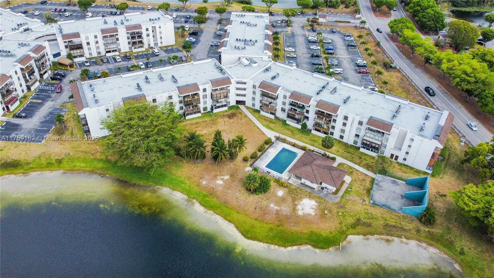 Small Image of 1300 SOUTH WEST 122ND AVE #310-2, Miami Number 25