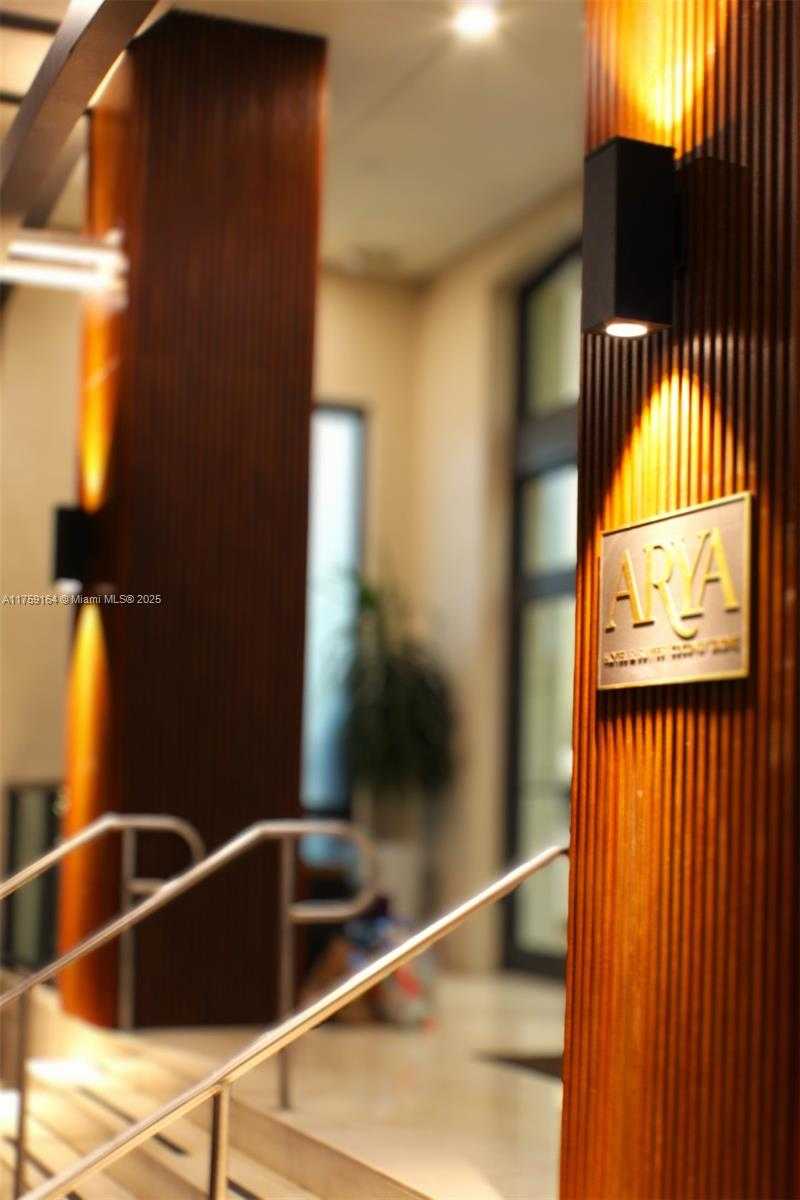 Small Image of 2889 MCFARLANE RD #1511, Miami Number 33