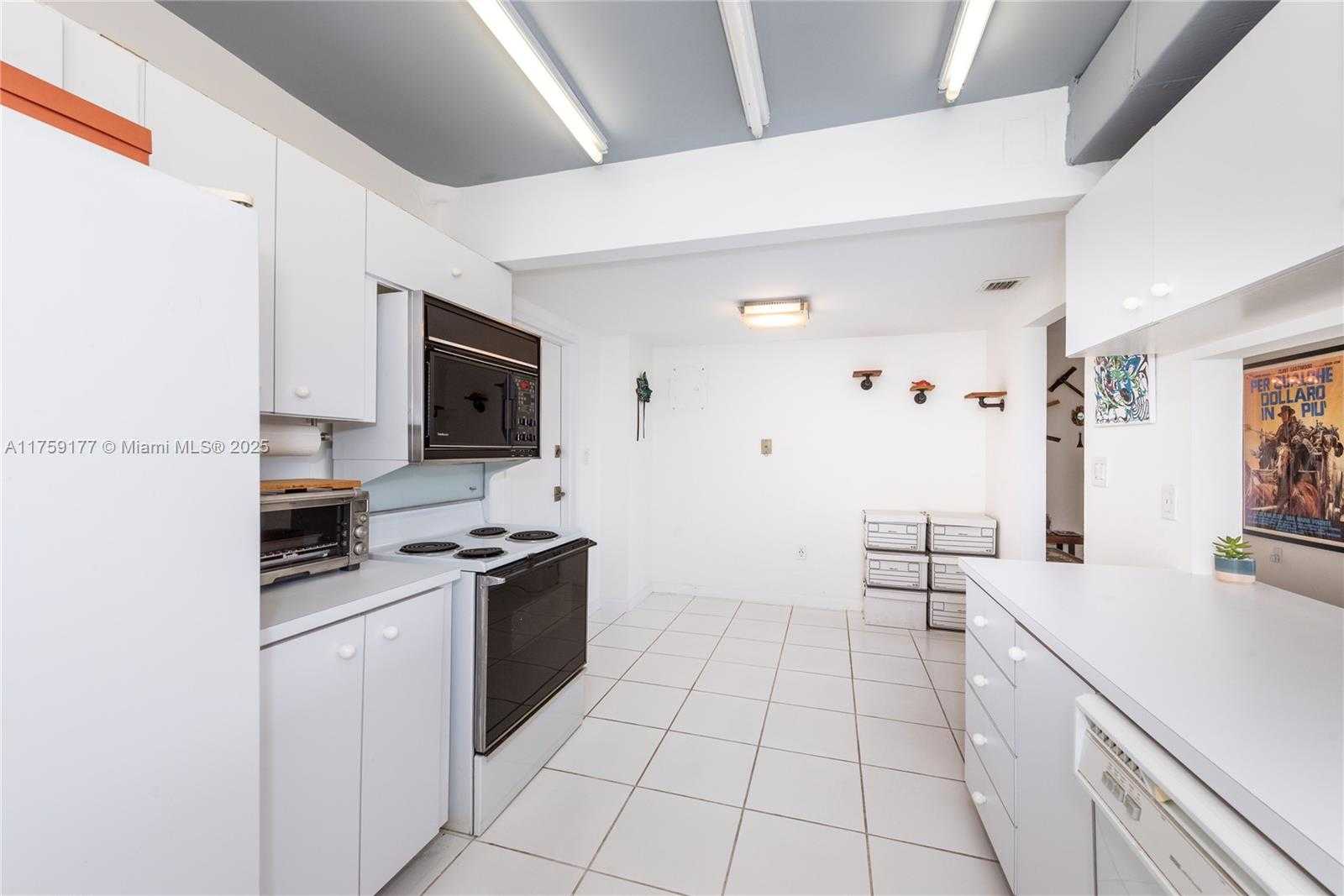 Small Image of 155 OCEAN LANE DR #1113, Key Biscayne Number 11