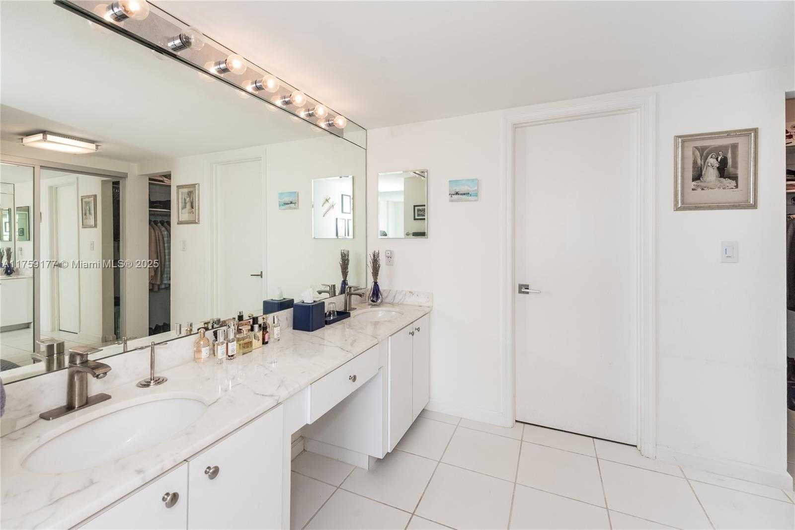 Small Image of 155 OCEAN LANE DR #1113, Key Biscayne Number 16