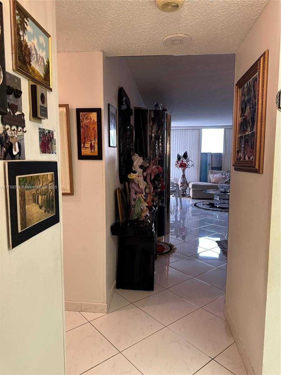 Imagen de Pequeño Objeto
