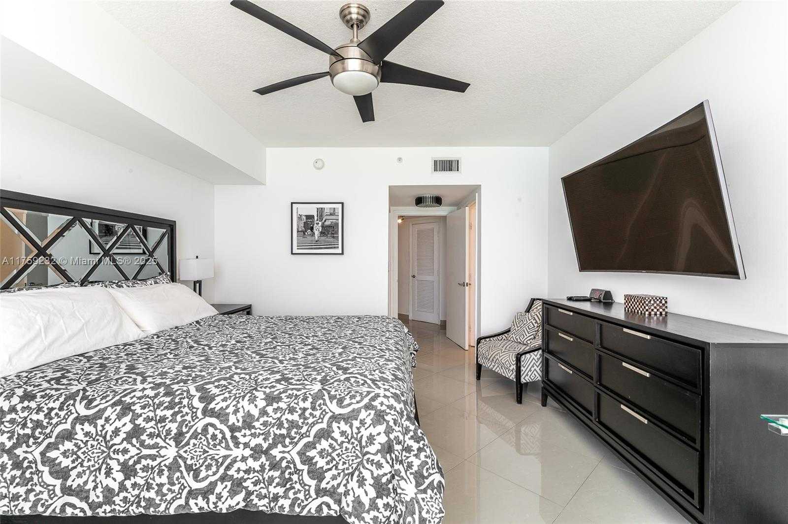 Small Image of 16699 COLLINS AVE #1809, Sunny Isles Beach Number 10