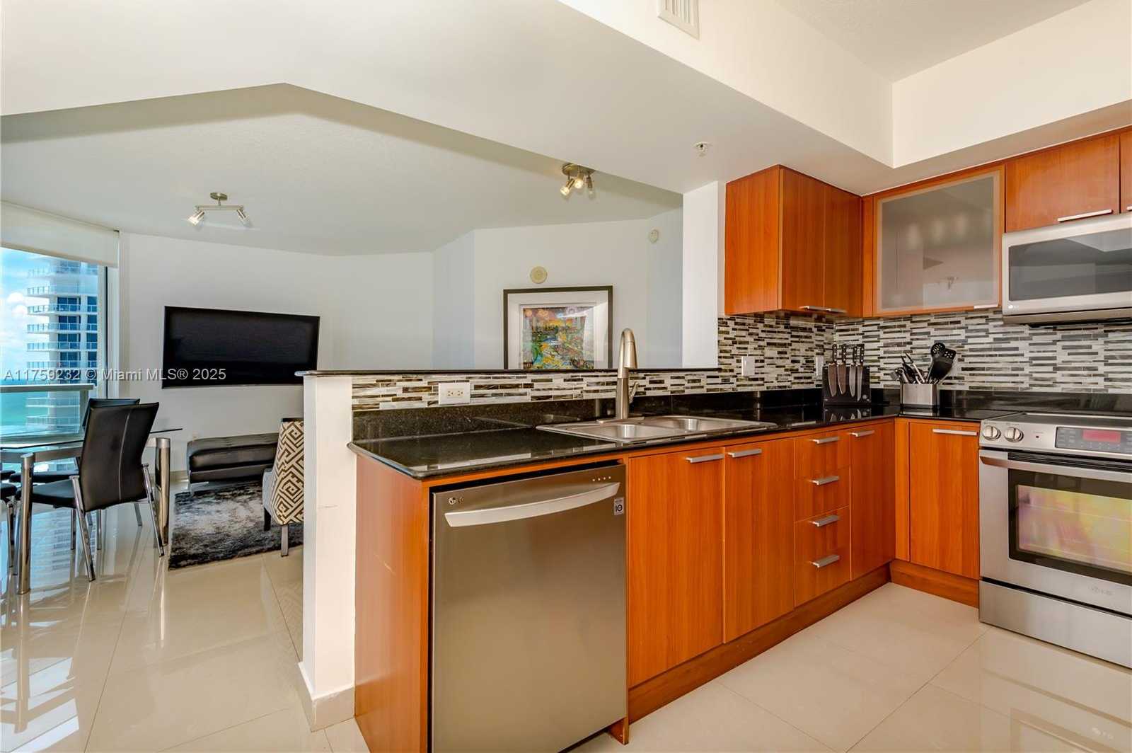 Small Image of 16699 COLLINS AVE #1809, Sunny Isles Beach Number 5
