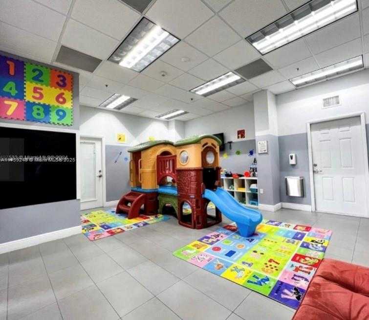 Small Image of 1200 BRICKELL BAY DR #3318, Miami Number 10