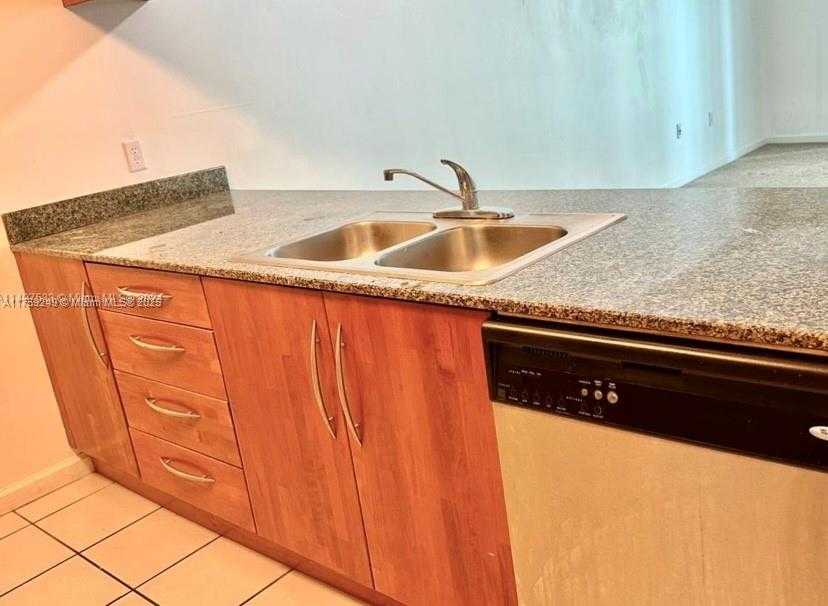 Small Image of 1200 BRICKELL BAY DR #3318, Miami Number 16
