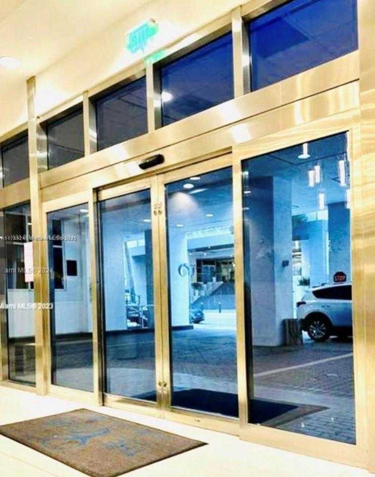 Small Image of 1200 BRICKELL BAY DR #3318, Miami Number 19