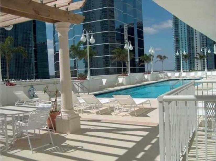 Small Image of 1200 BRICKELL BAY DR #3318, Miami Number 2