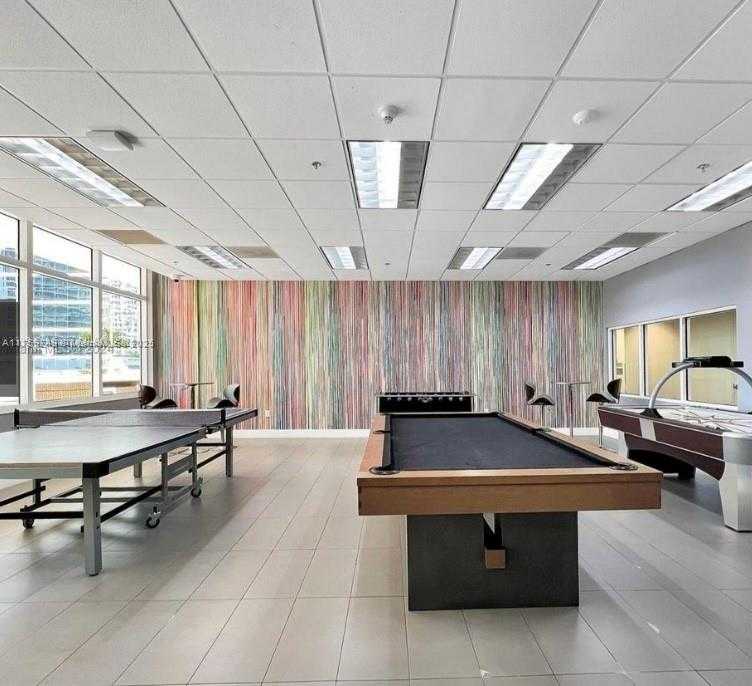 Small Image of 1200 BRICKELL BAY DR #3318, Miami Number 8