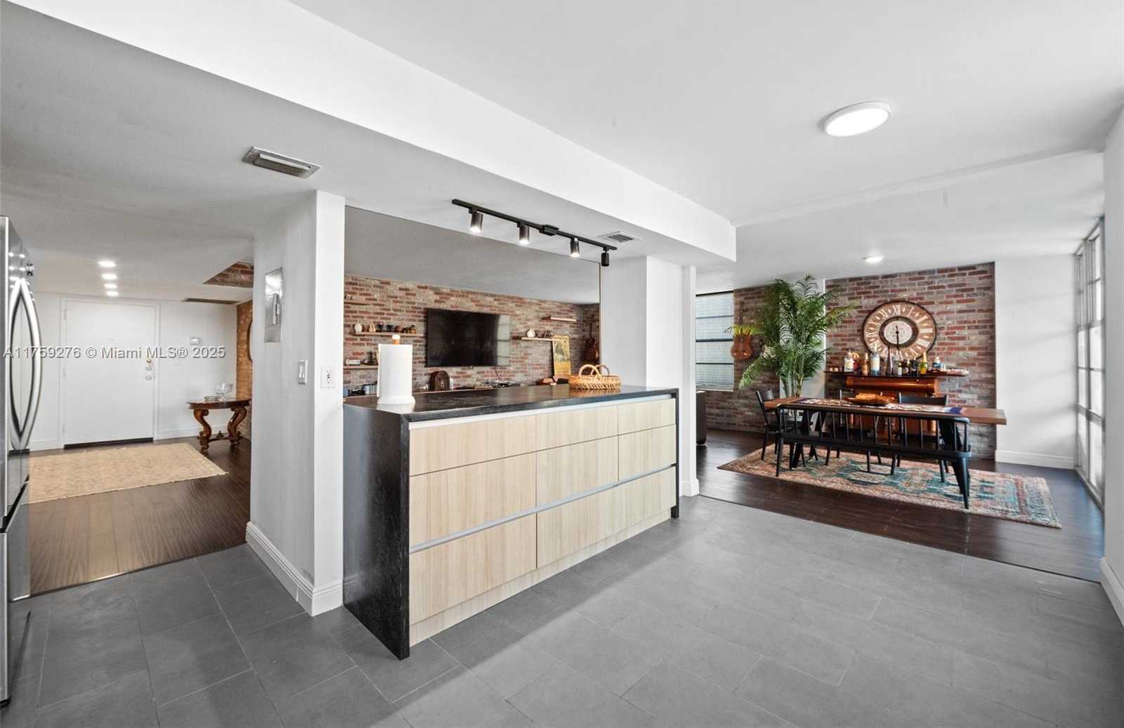 Small Image of 231 174TH ST #M18, Sunny Isles Beach Number 13