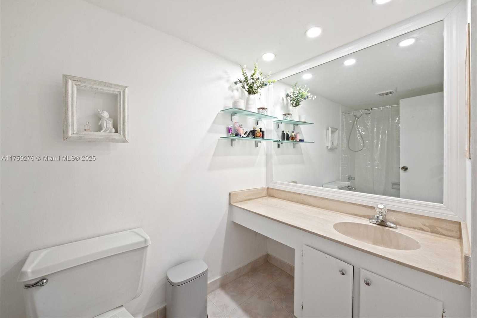 Small Image of 231 174TH ST #M18, Sunny Isles Beach Number 21