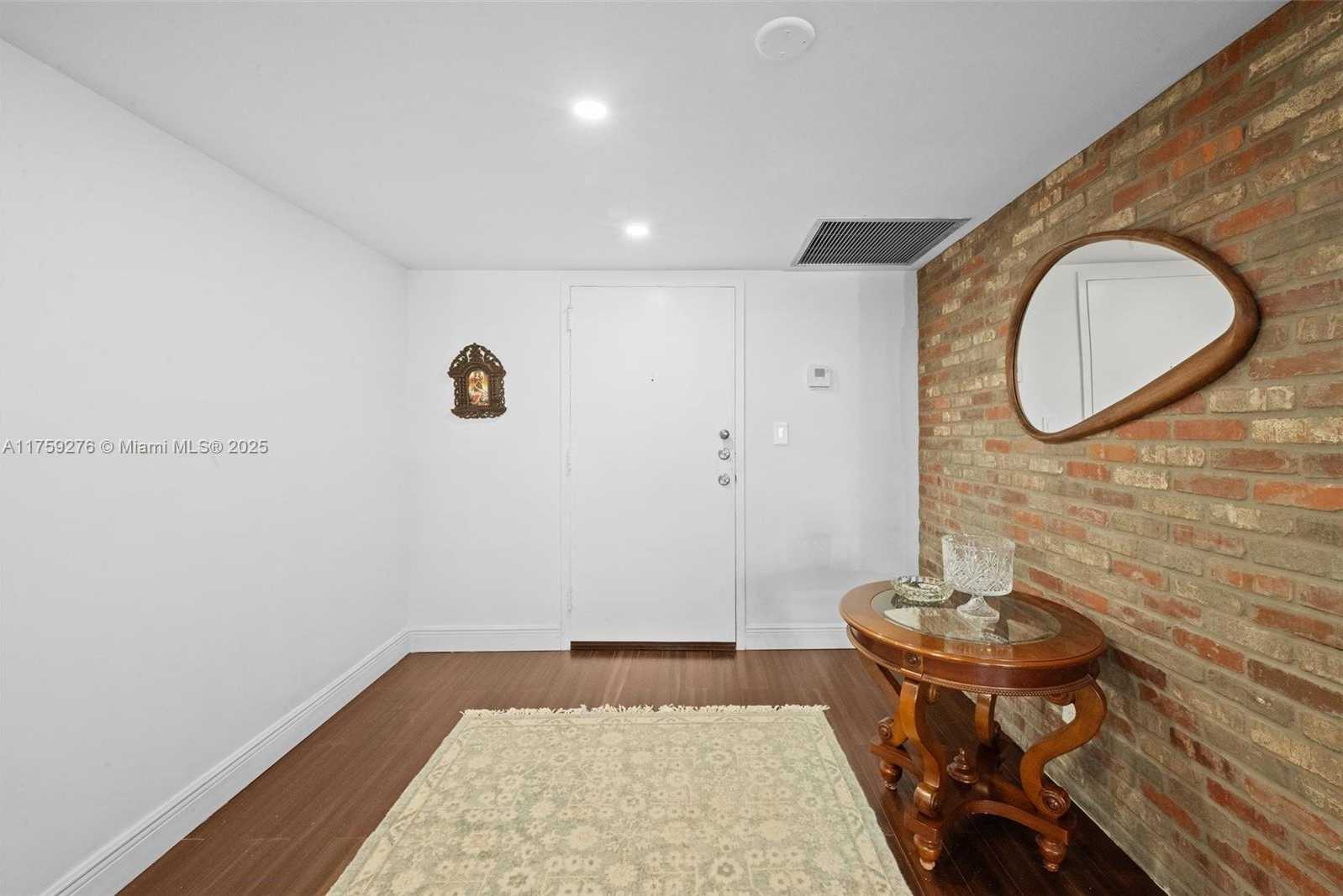 Small Image of 231 174TH ST #M18, Sunny Isles Beach Number 23