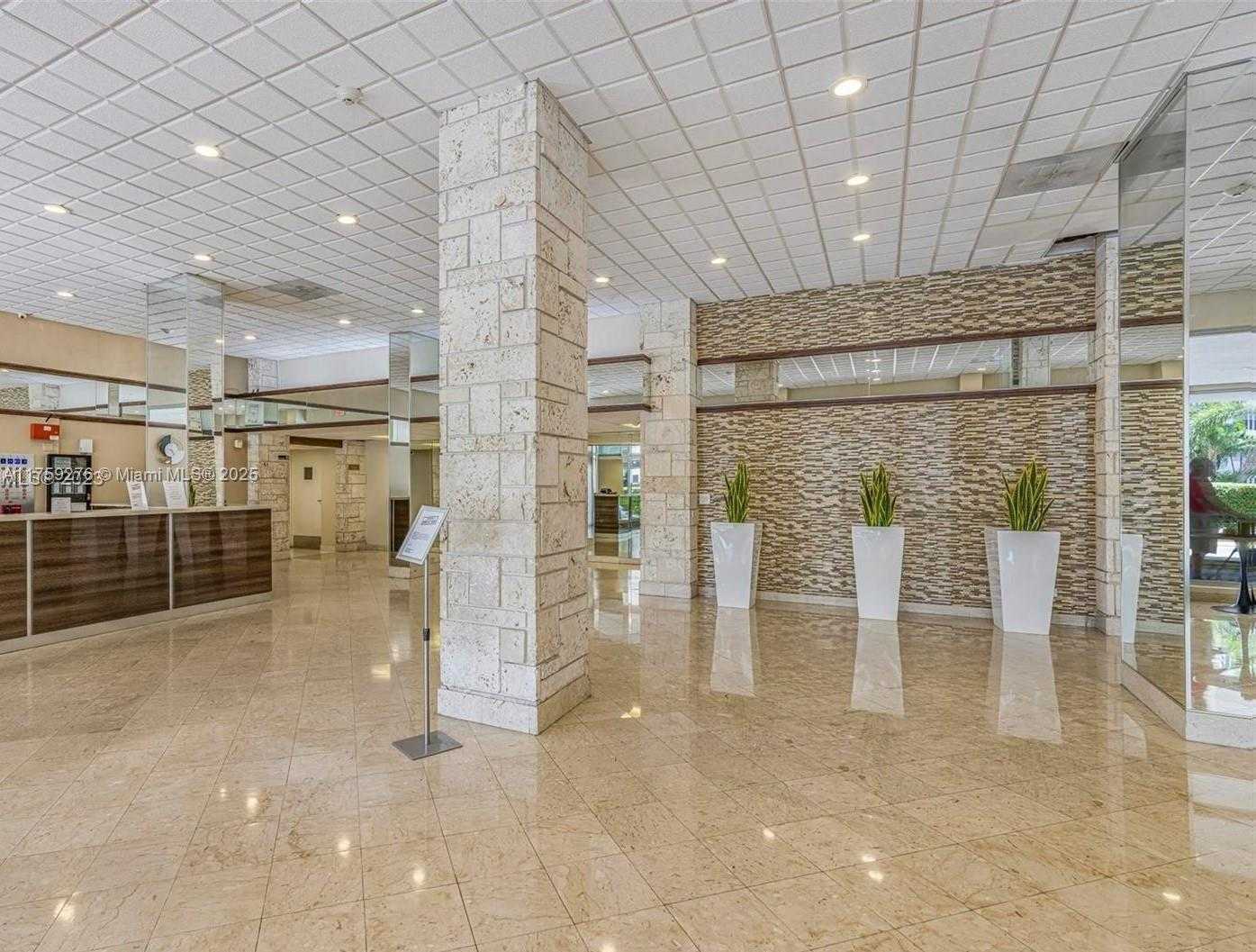 Small Image of 231 174TH ST #M18, Sunny Isles Beach Number 26