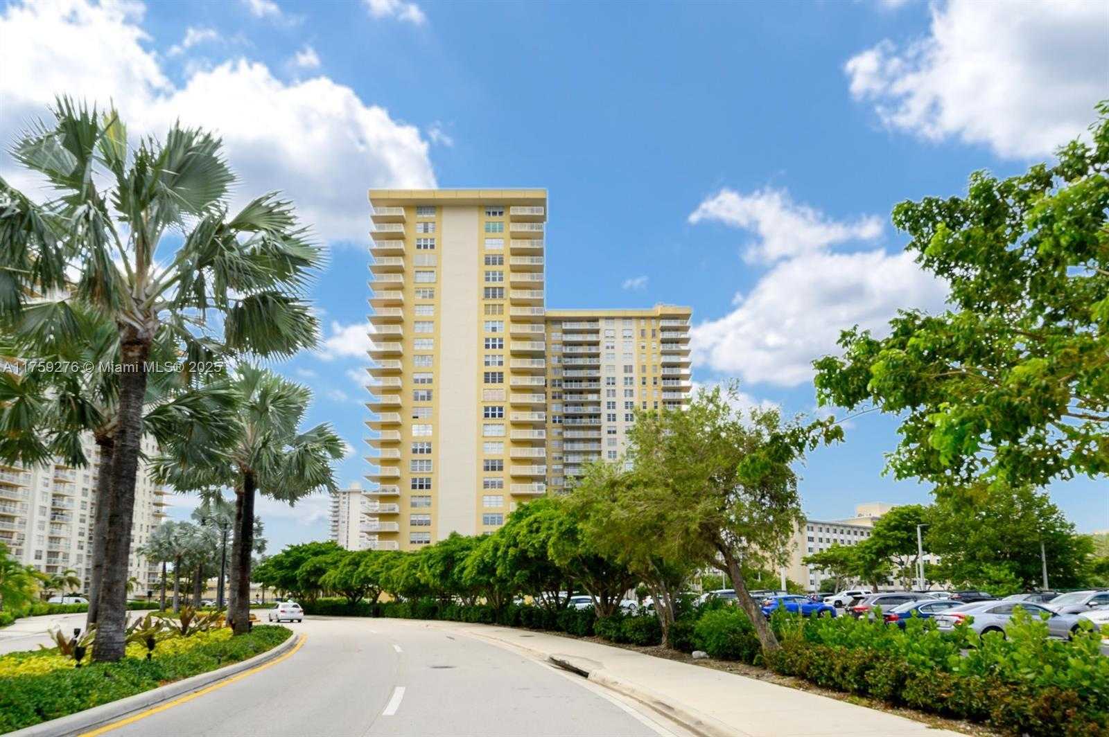 Small Image of 231 174TH ST #M18, Sunny Isles Beach Number 29