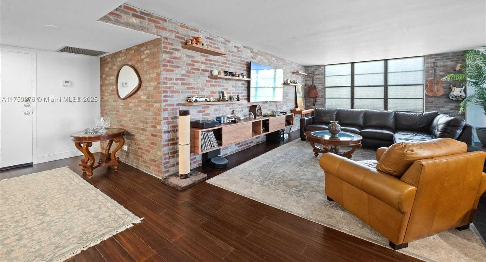 Small Image of 231 174TH ST #M18, Sunny Isles Beach Number 3