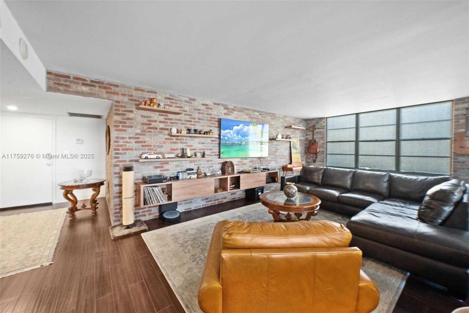 Small Image of 231 174TH ST #M18, Sunny Isles Beach Number 6