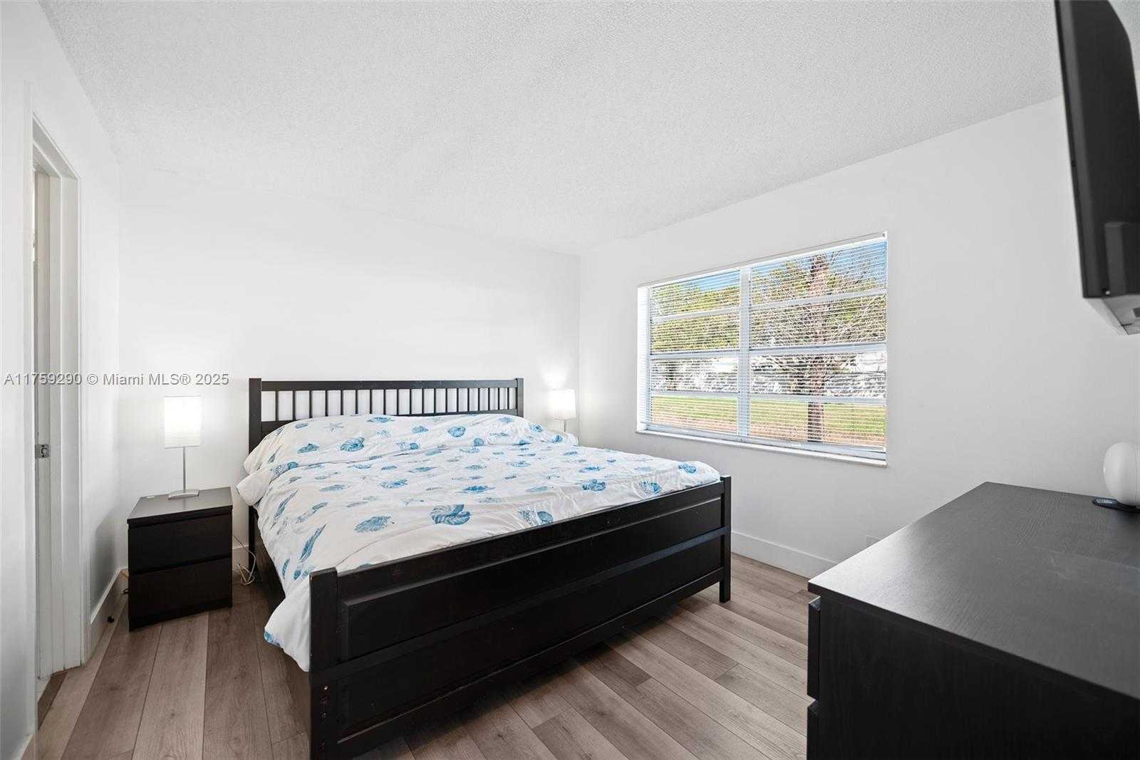 Small Image of 835 TWIN LAKES DR #30-C, Coral Springs Number 19